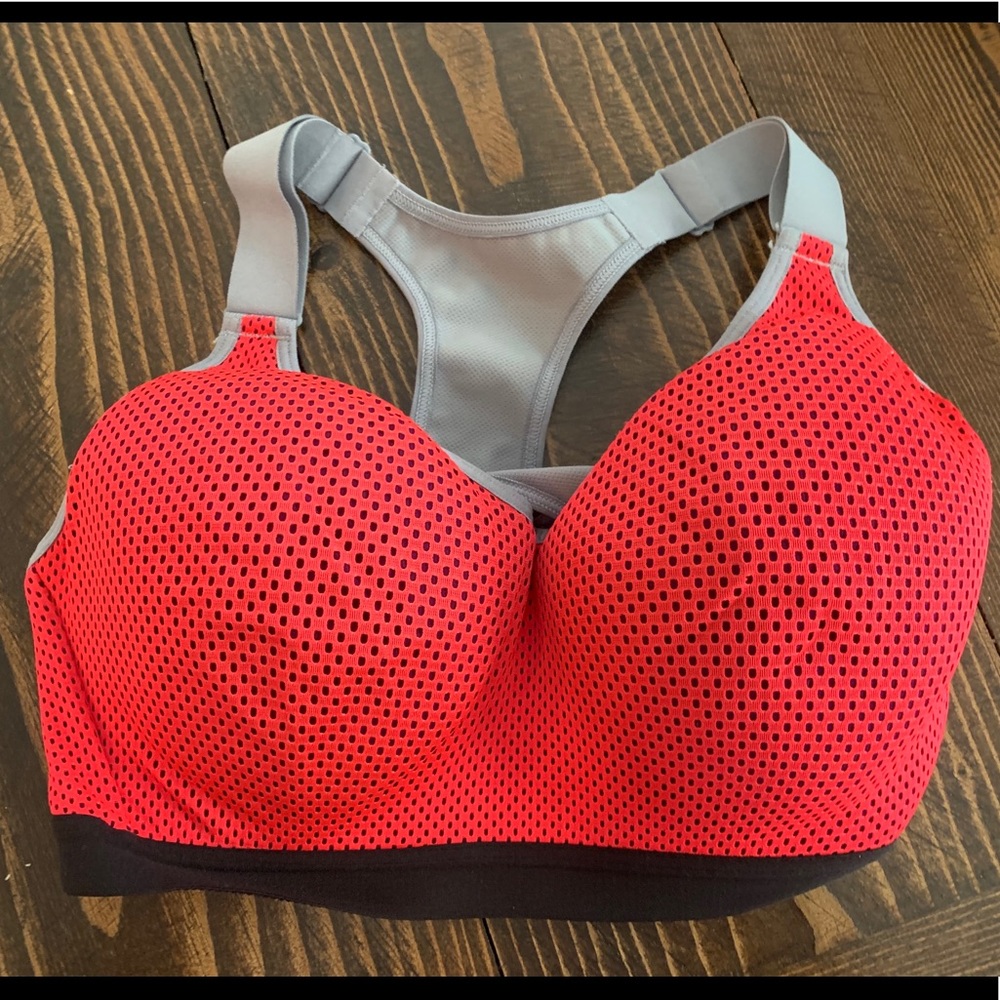 Victoria’s Secret Sport sports bra 32DDD
